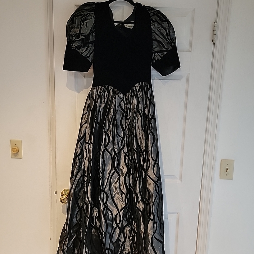 Vintage Southeastern Performance Apparel Women's Size 4 Dress USA